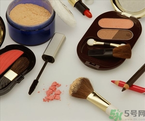 �۵�Һ�ĸ����Ӻã�������ȷ��ѡ���ʺ��Լ����ʵķ۵ף�